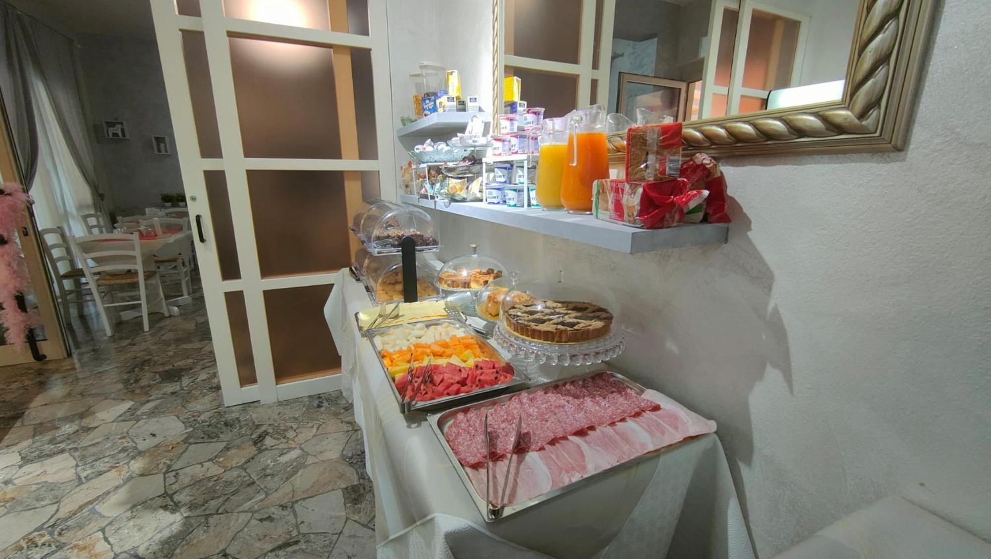 Eriale Hotel 2*